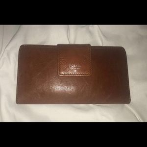 Fossil Tab Clutch
